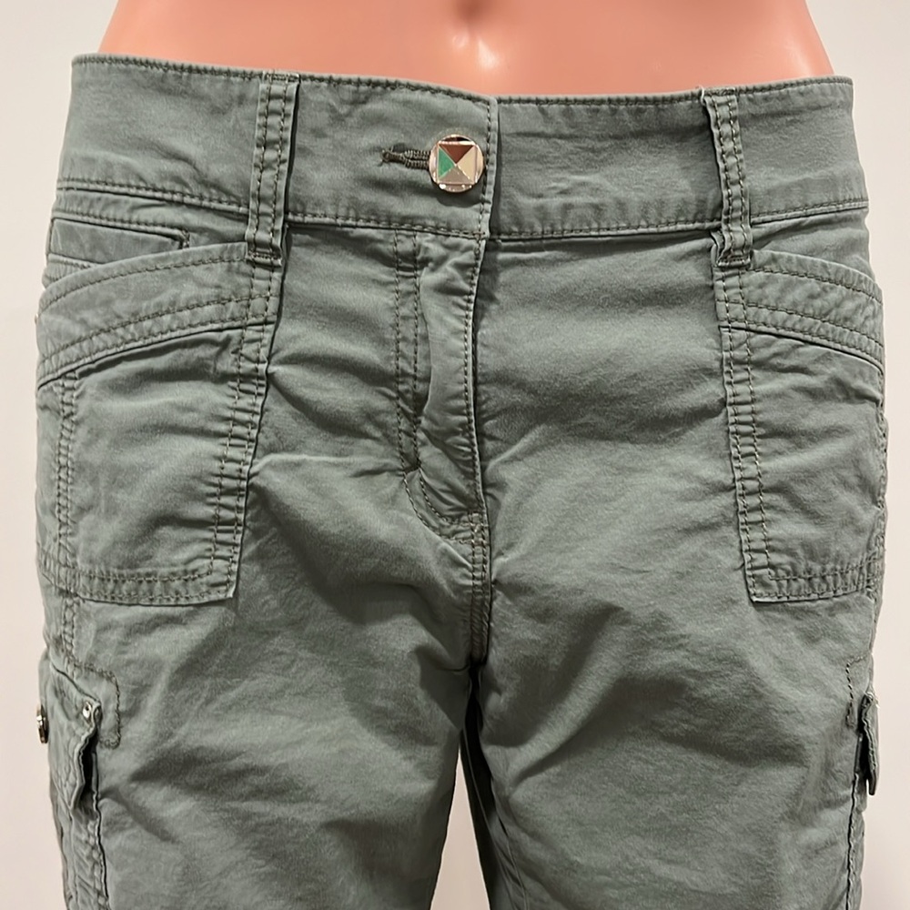 White House Black Market Green Cargo Shorts Size 2 - Picture 2 of 10